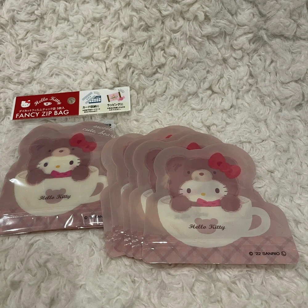 Hello Kitty Zip Bag